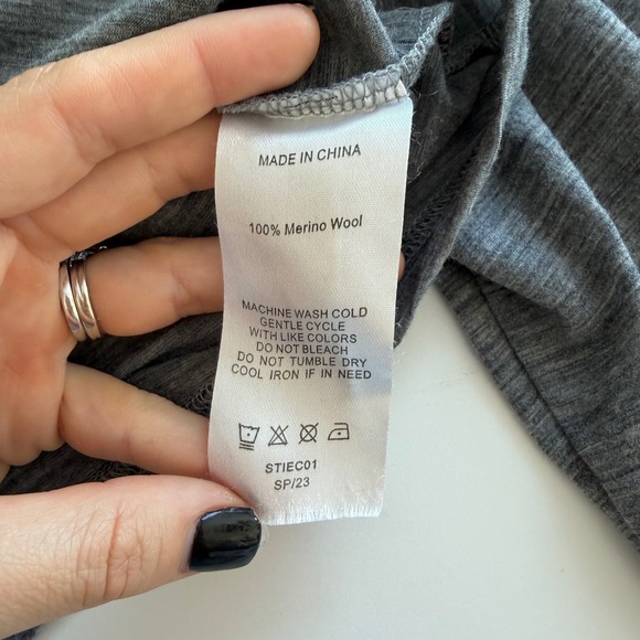 Quince Merino Wool Long Sleeve Base Layer Tee Gray Women's Large basic staple - Picture 5 of 5